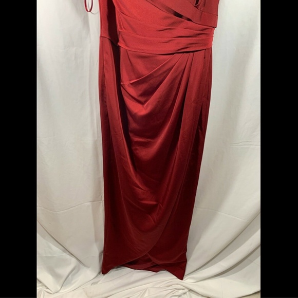 NEW‎ $358 La Femme Surplice Off the Shoulder Gown in Burgundy [SZ 12 ] - Picture 6 of 9